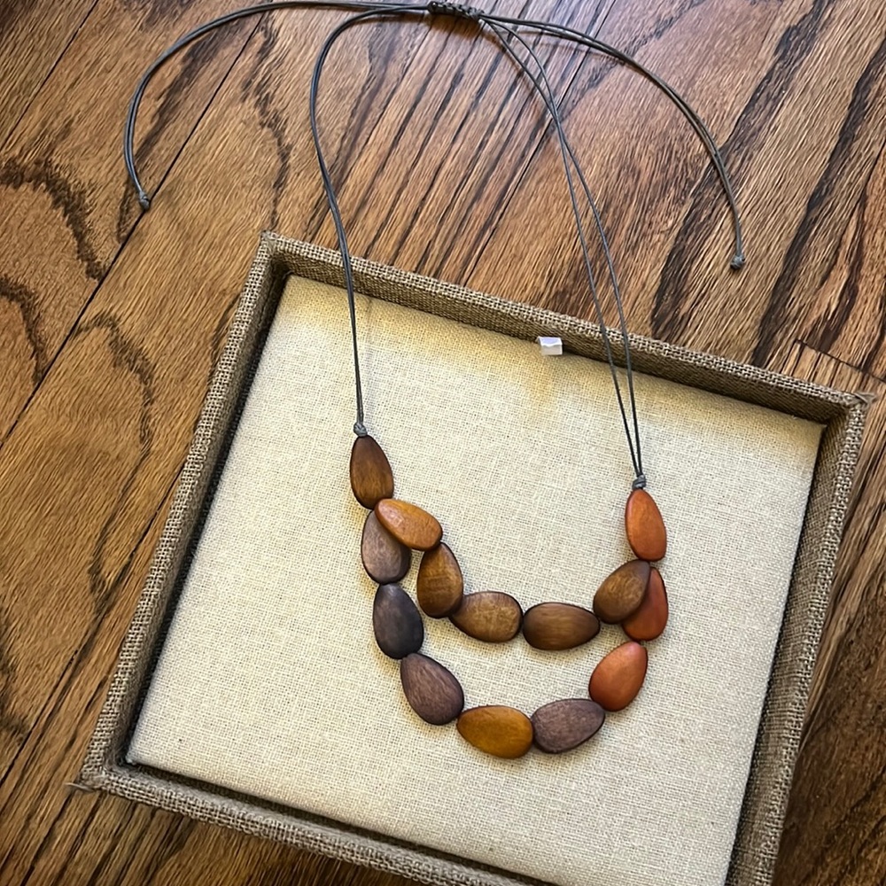 Premier Designs Necklace - Picture 2 of 2